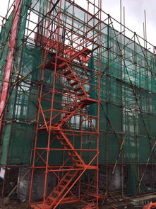 守護(hù)高空作業(yè)的生命線 施工安全爬梯的規(guī)范使用與管理